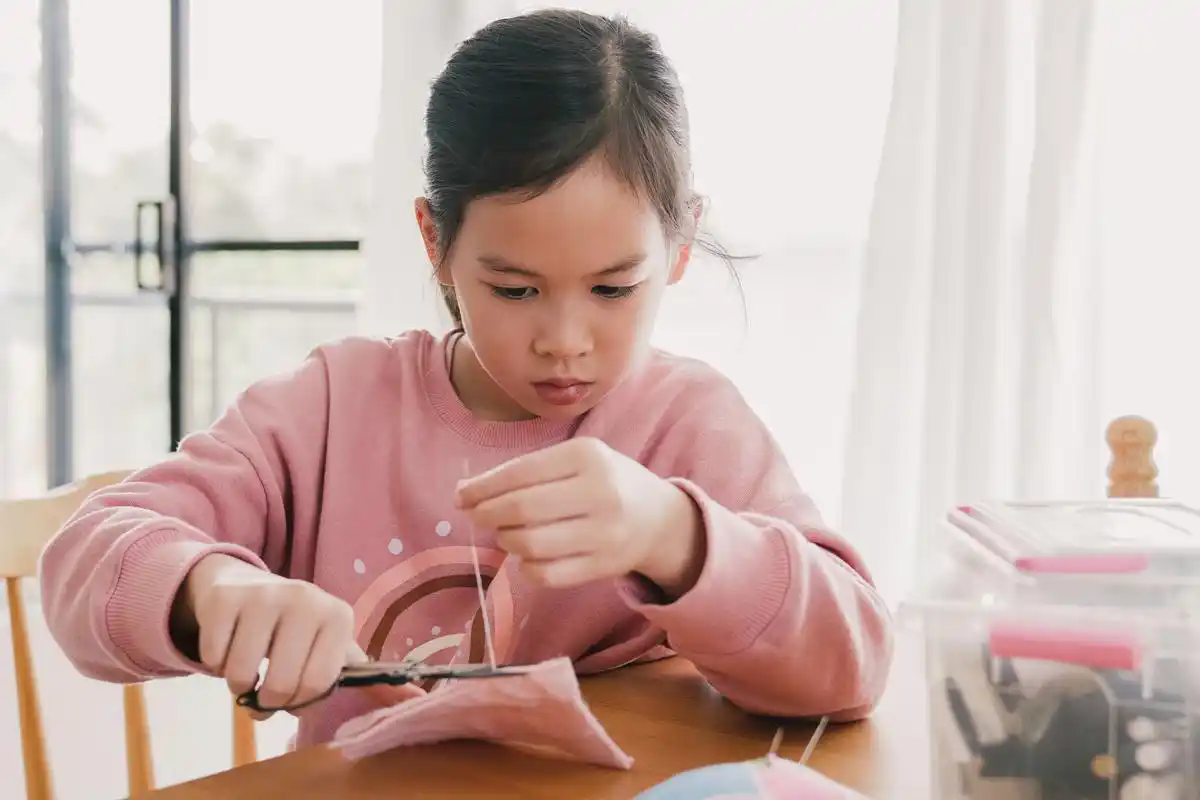 如何通过动手操作来增强孩子的认知能力？