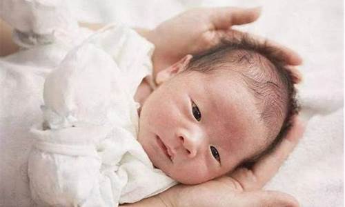 婴儿在出生几个月内需要母乳喂养？